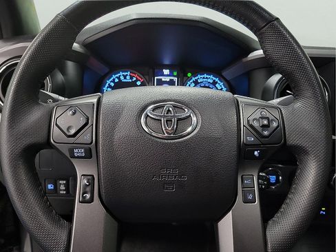 Certified 2021 Toyota Tacoma TRD Off-Road w/ Technology Package AWD/4WD image 19
