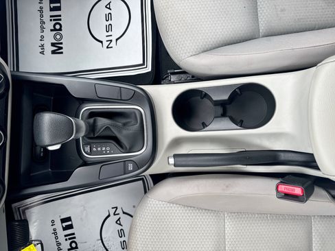 Used 2025 Kia Soul LX w/ LX Technology Package FWD image 19