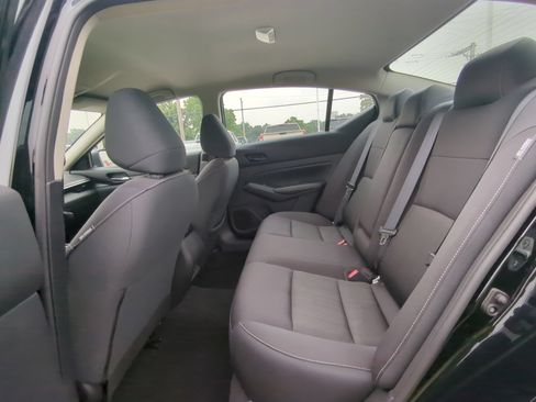 Used 2024 Nissan Altima 2.5 SV FWD image 10