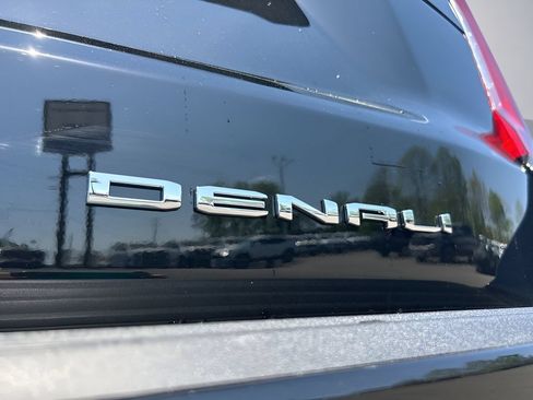 Used 2023 GMC Yukon Denali Ultimate AWD/4WD image 36