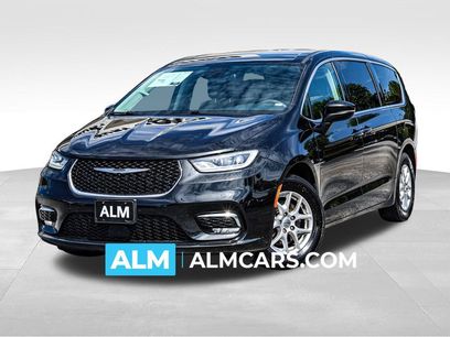 Used 2023 Chrysler Pacifica Touring-L