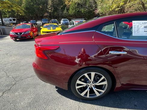 Used 2017 Nissan Maxima Platinum image 9