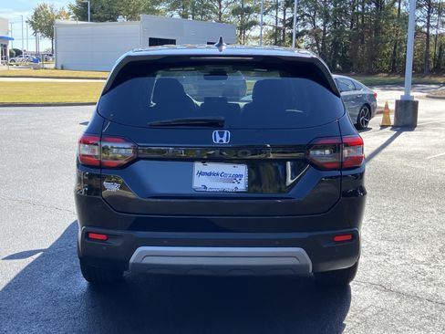 Certified 2025 Honda Pilot EX-L image 9