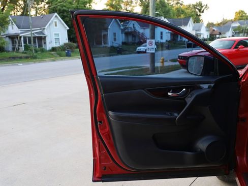 Used 2017 Nissan Rogue Sport SV image 10