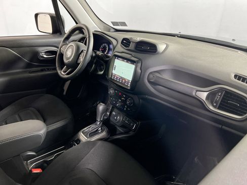 Used 2022 Jeep Renegade Latitude w/ Convenience Group AWD/4WD image 28