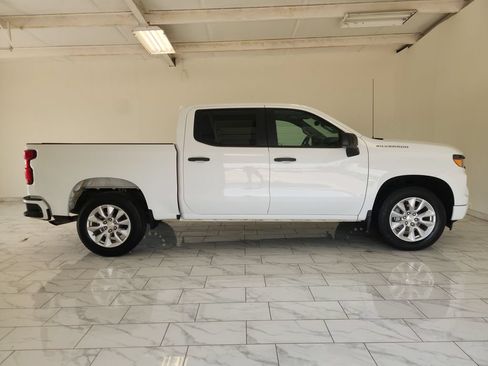 Used 2022 Chevrolet Silverado 1500 Custom RWD image 4