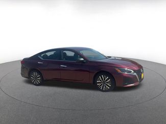 Used 2025 Nissan Altima 2.5 SV FWD video 2
