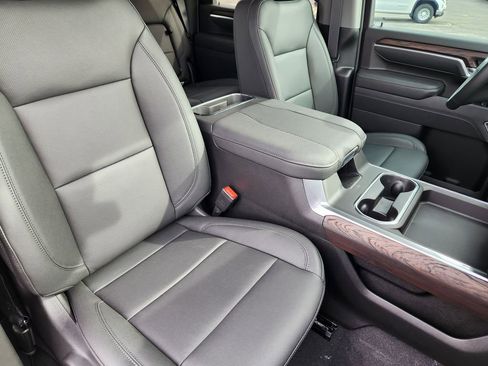 New 2026 GMC Sierra 2500 SLT w/ SLT Premium Package AWD/4WD image 9