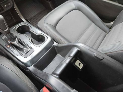 Used 2016 GMC Canyon SLE w/ All Terrain Package AWD/4WD image 22