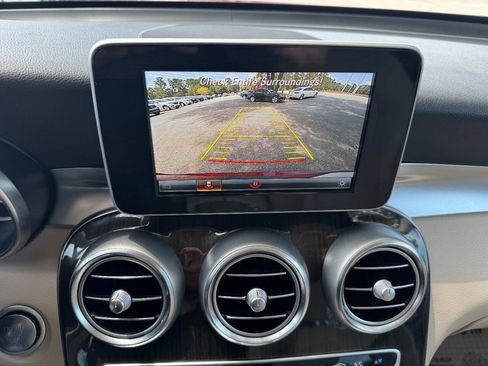 Used 2019 Mercedes-Benz GLC 300 4MATIC image 21