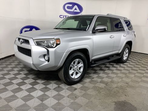 Used 2018 Toyota 4Runner SR5 image 7