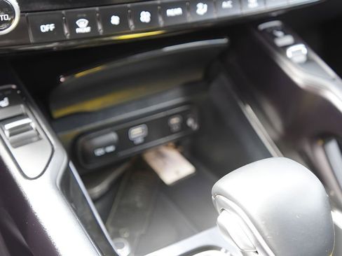 Used 2025 Kia Telluride S image 27