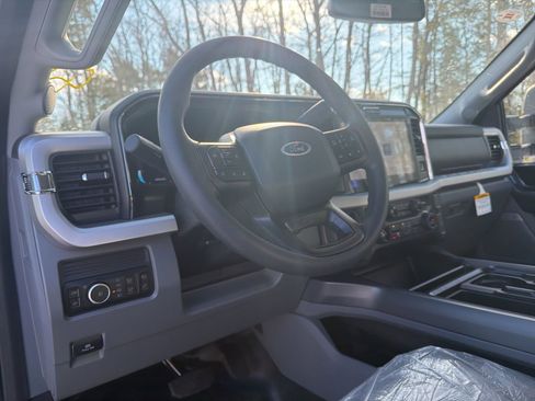 New 2026 Ford F450 XLT w/ XLT Premium Package image 21