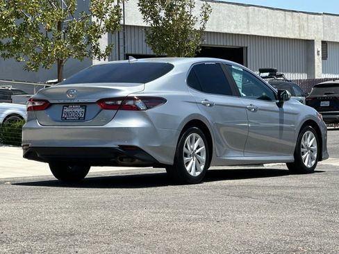 Used 2021 Toyota Camry LE w/ Convenience Package FWD image 3
