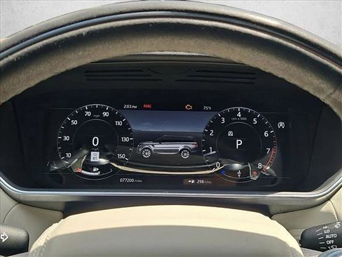 Used 2020 Land Rover Range Rover Sport HST image 11