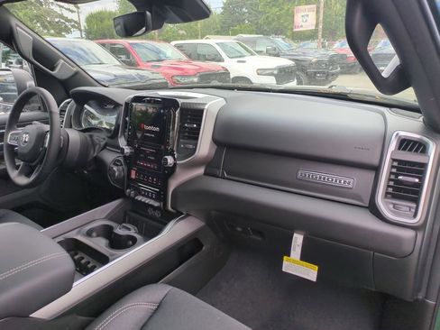 New 2026 RAM 1500 4x4 Crew Cab image 17