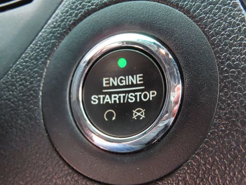 Used 2016 Ford Explorer XLT w/ Equipment Group 202A AWD/4WD image 12