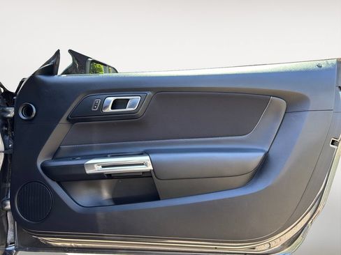 Used 2018 Ford Mustang GT RWD image 25