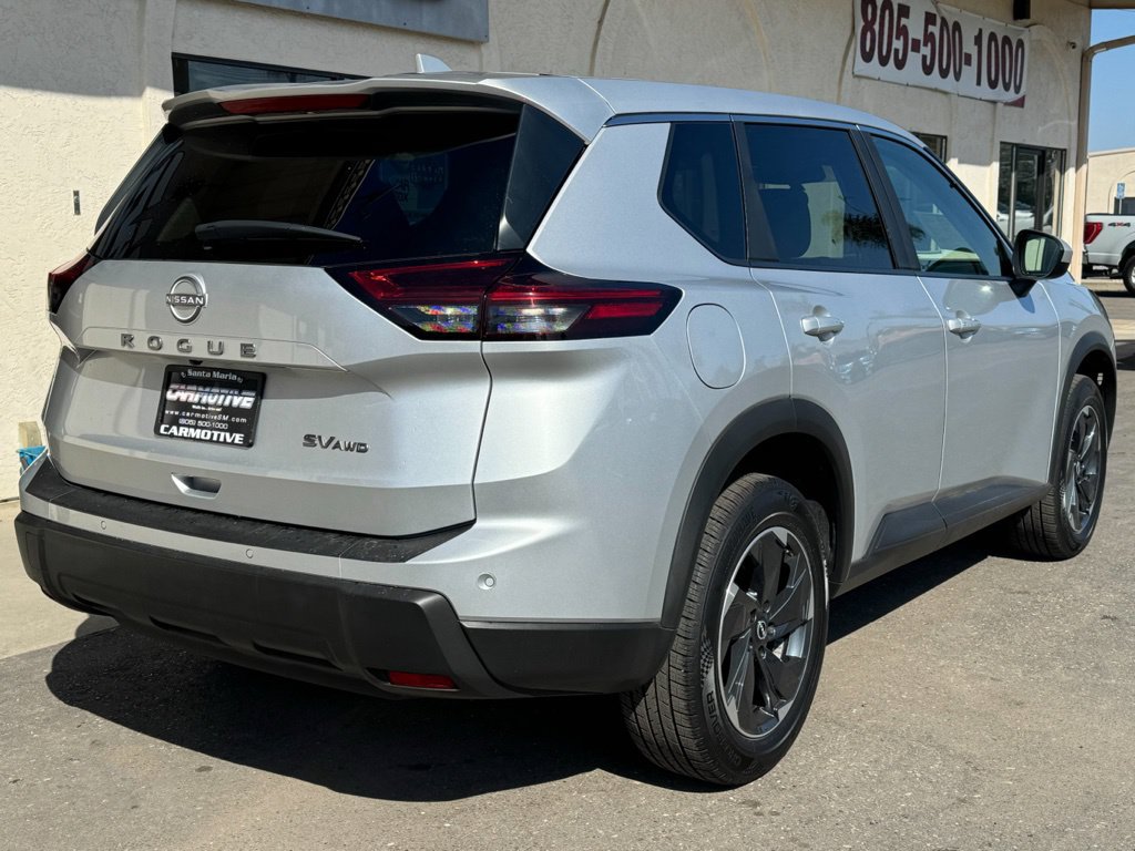 Used 2024 Nissan Rogue SV AWD/4WD image 4