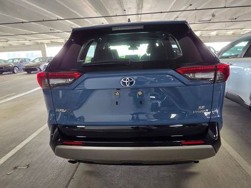 Used 2023 Toyota RAV4 SE w/ SE Grade Weather Package AWD/4WD image 6
