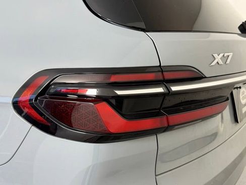 Used 2023 BMW X7 xDrive40i w/ Executive Package AWD/4WD image 14