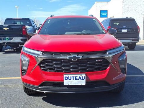 New 2026 Chevrolet Trax RS image 2