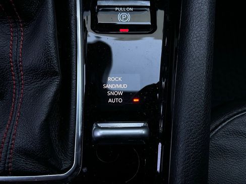 Used 2025 Jeep Compass Trailhawk w/ Trailer Tow Group image 23