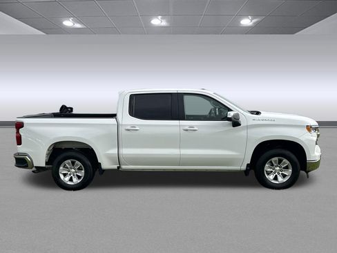 Used 2025 Chevrolet Silverado 1500 LT image 2