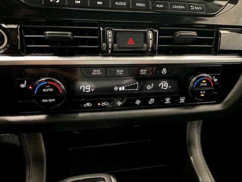 Used 2022 Nissan Pathfinder SL w/ SL Premium Package image 27