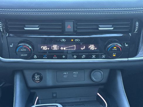 Used 2024 Nissan Rogue Platinum w/ Platinum Premium Package AWD/4WD image 23