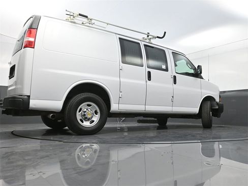 Used 2020 Chevrolet Express 2500 w/ Driver Convenience Package image 25