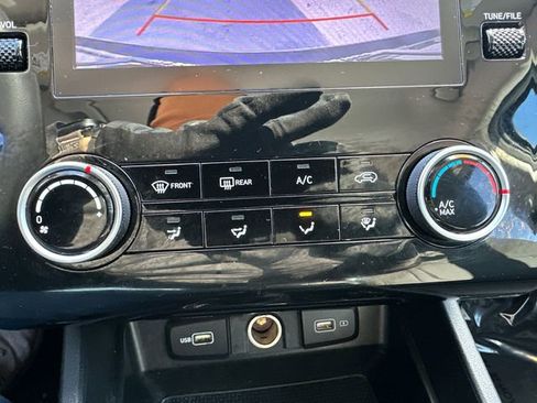 Used 2023 Hyundai Tucson SE image 32