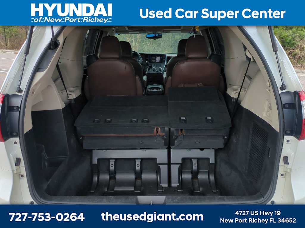 Used 2015 Toyota Sienna Limited Premium w/ Advanced Technology Package FWD image 12