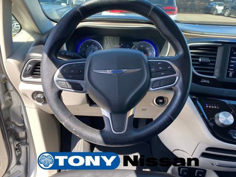 Used 2021 Chrysler Voyager Lxi image 31