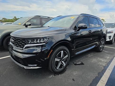Certified 2023 Kia Sorento S FWD image 6