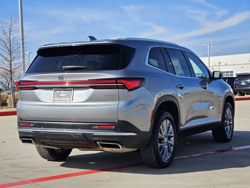 Used 2025 Buick Enclave Preferred image 5