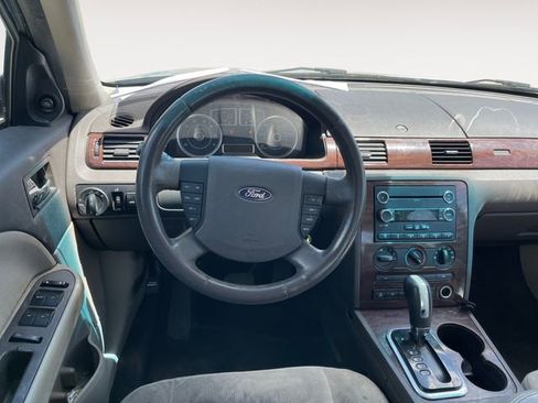Used 2009 Ford Taurus SE FWD image 12