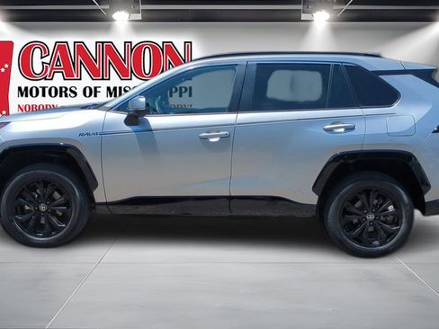 Used 2023 Toyota RAV4 SE AWD/4WD image 8