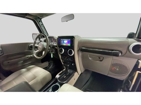 Used 2008 Jeep Wrangler Unlimited Sahara w/ Dual Top Group AWD/4WD image 16