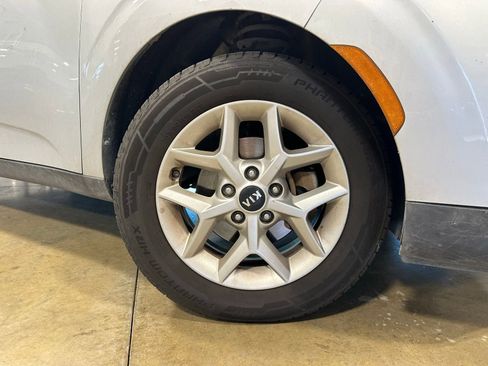 Used 2020 Kia Soul S FWD image 10
