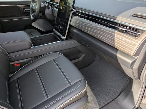 New 2025 GMC Sierra EV Denali image 18