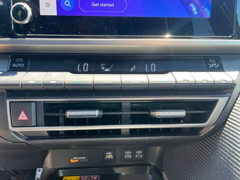 Used 2025 Toyota Camry SE FWD image 21