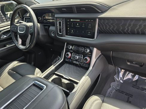 Used 2023 GMC Yukon XL Denali w/ Denali Reserve Package AWD/4WD image 11