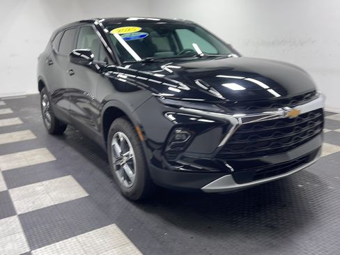 Used 2025 Chevrolet Blazer LT FWD image 24