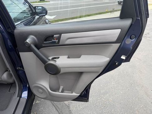 Used 2011 Honda CR-V LX image 17