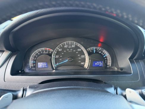 Used 2014 Toyota Camry SE w/ Moonroof Package FWD image 16