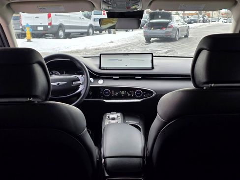 Used 2025 Genesis GV70 2.5T image 11