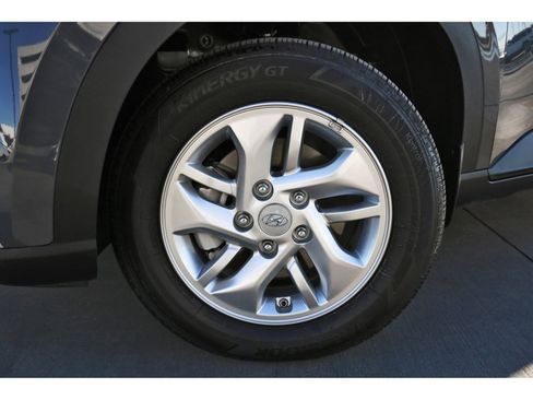 Certified 2025 Hyundai Venue SE image 29