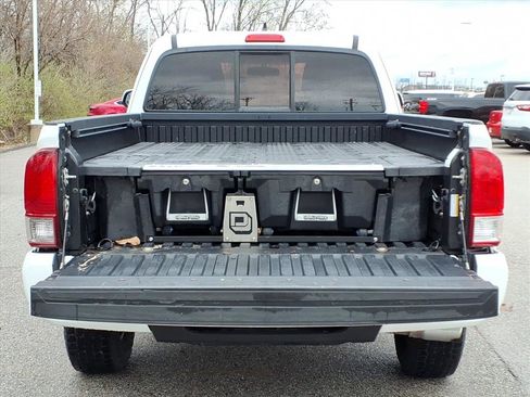 Used 2016 Toyota Tacoma SR w/ SR Convenience Package image 27