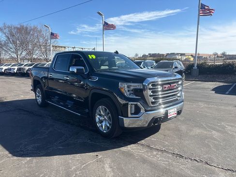 Used 2019 GMC Sierra 1500 SLT w/ SLT Premium Plus Package image 3